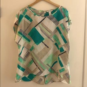 White House Black Market size XL Blouse with back slit